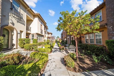 Photo of 28472 Herrera St, Valencia, CA 91354 (MLS # SR26056742)