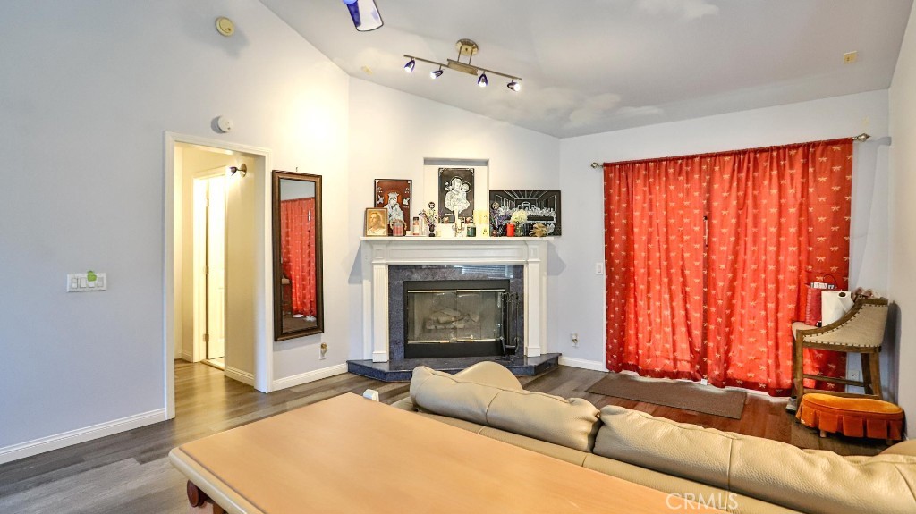 El Camino Glen (CH) - Residential