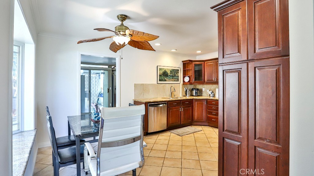 El Camino Glen (CH) - Residential