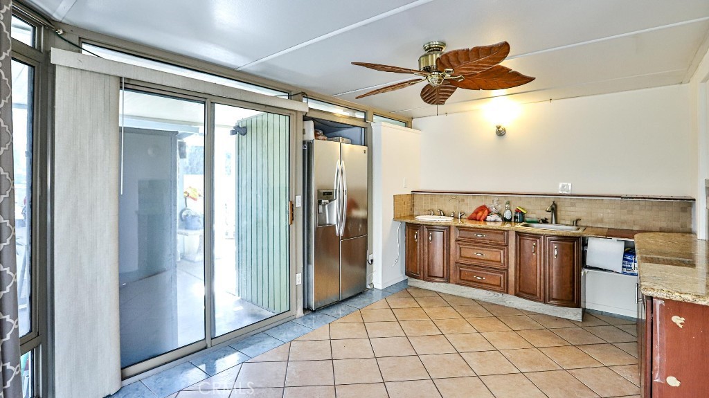 El Camino Glen (CH) - Residential
