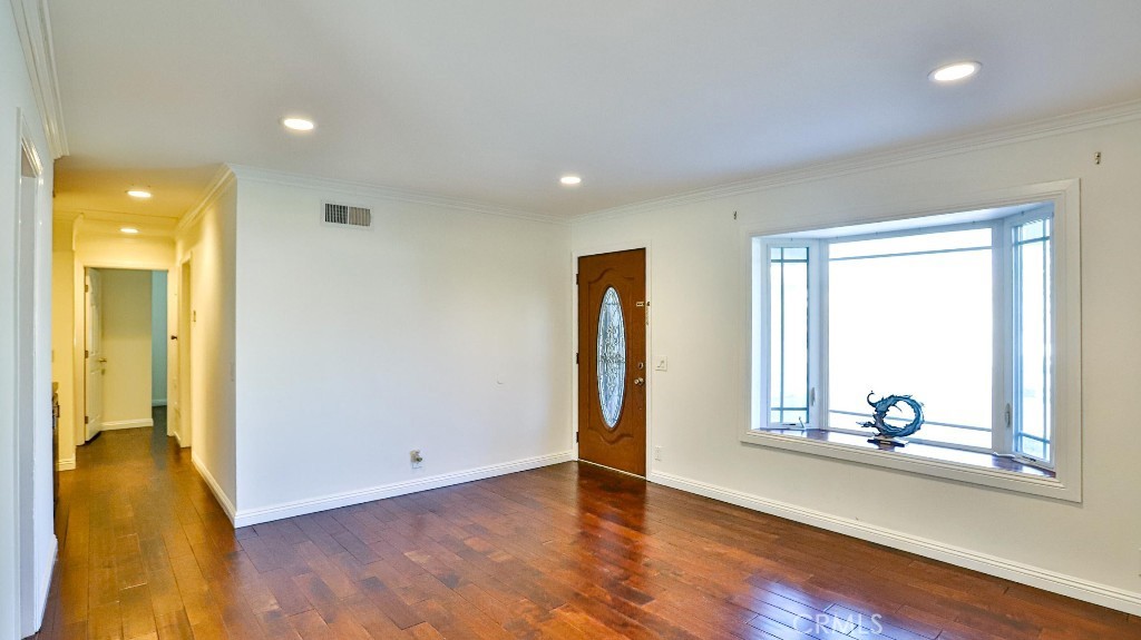 El Camino Glen (CH) - Residential