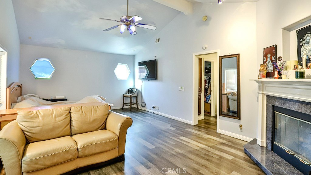 El Camino Glen (CH) - Residential