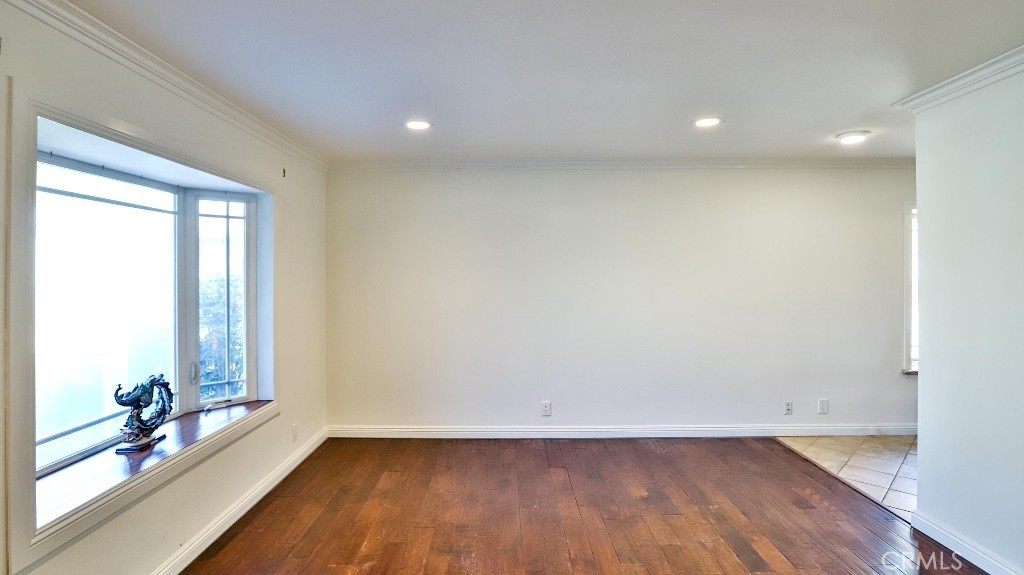 El Camino Glen (CH) - Residential