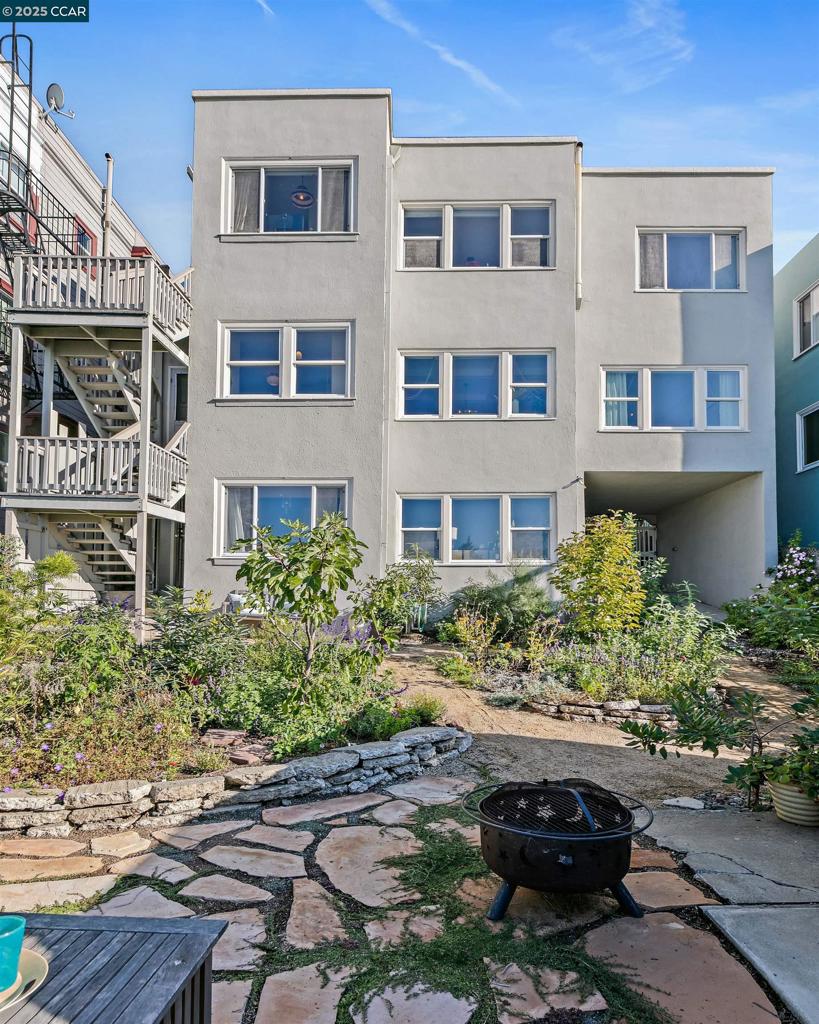PIEDMONT AVENUE - Residential Income