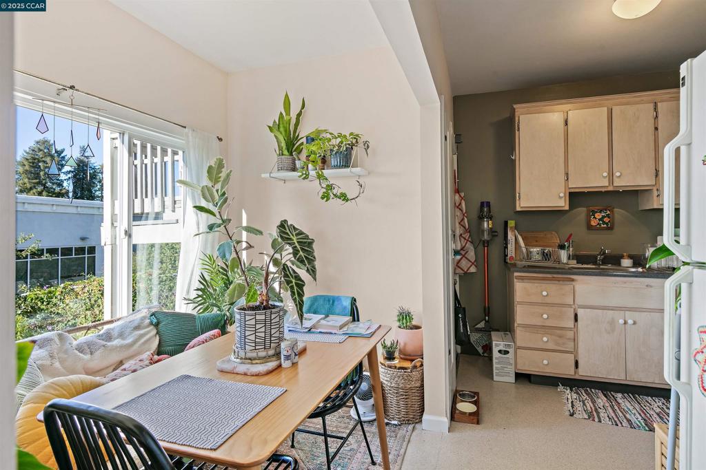 PIEDMONT AVENUE - Residential Income