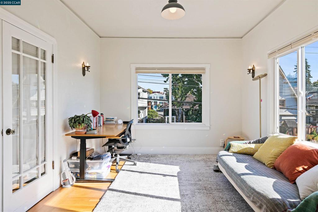 PIEDMONT AVENUE - Residential Income