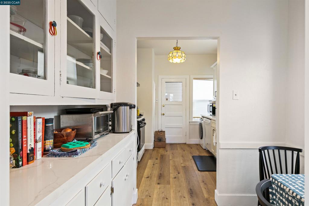PIEDMONT AVENUE - Residential Income