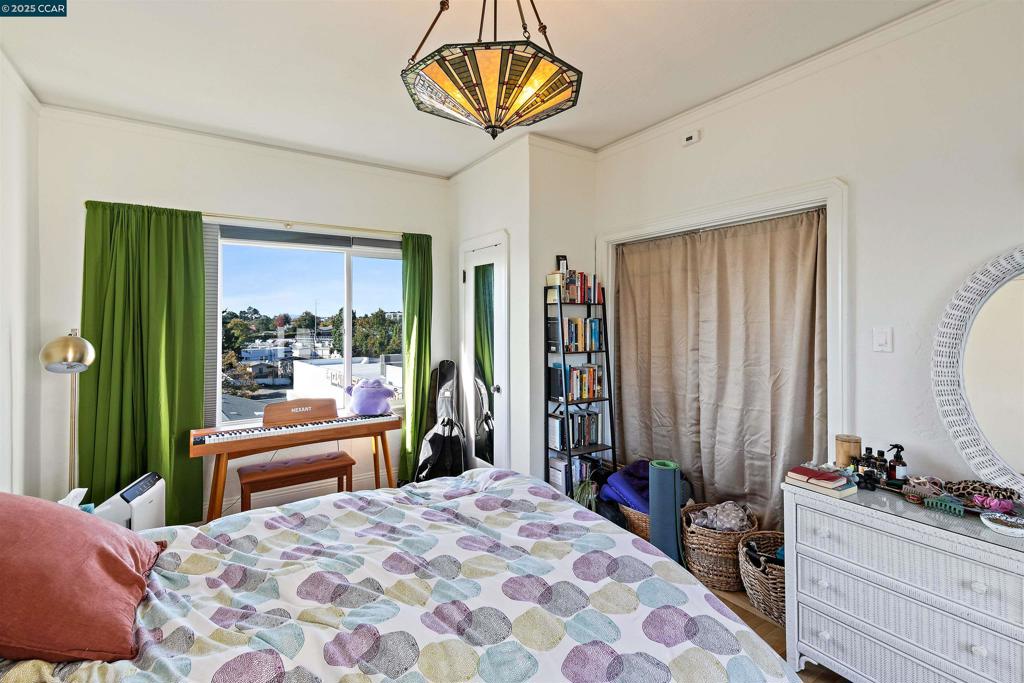 PIEDMONT AVENUE - Residential Income