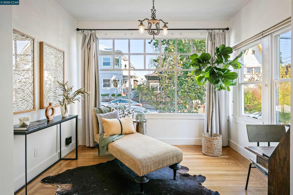 PIEDMONT AVENUE - Residential Income