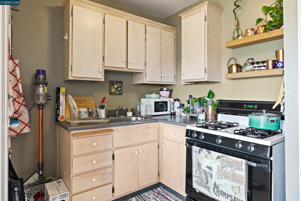PIEDMONT AVENUE - Residential Income