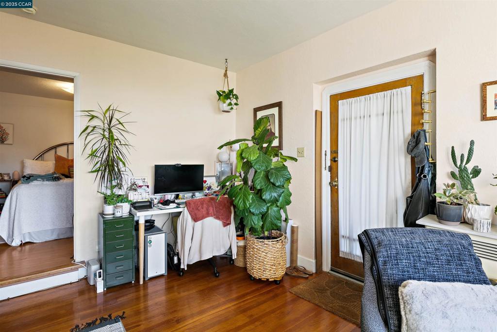 PIEDMONT AVENUE - Residential Income