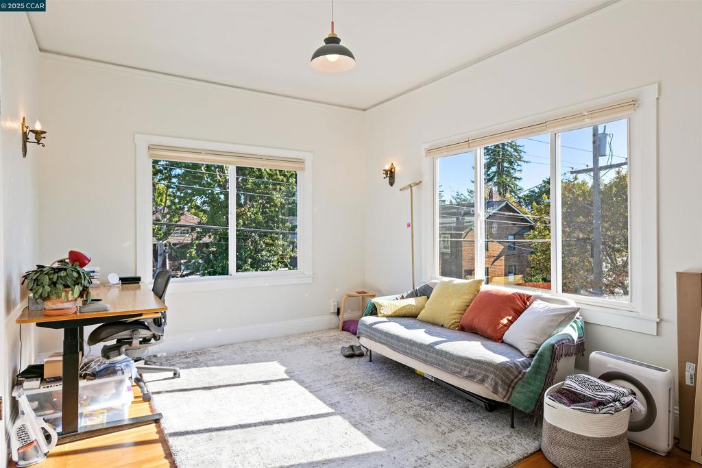PIEDMONT AVENUE - Residential Income