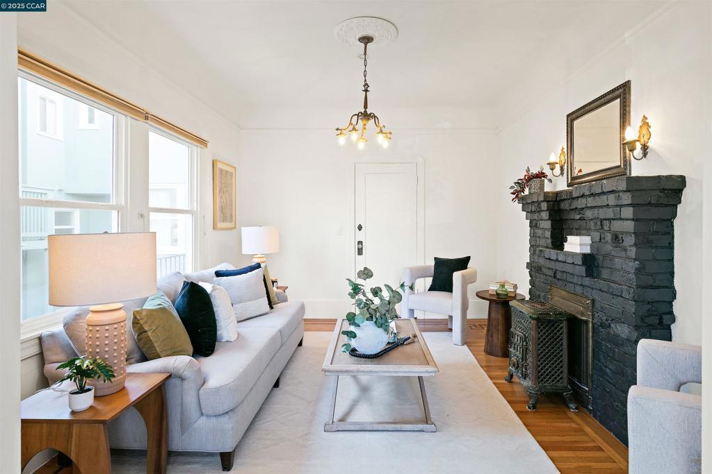 PIEDMONT AVENUE - Residential Income