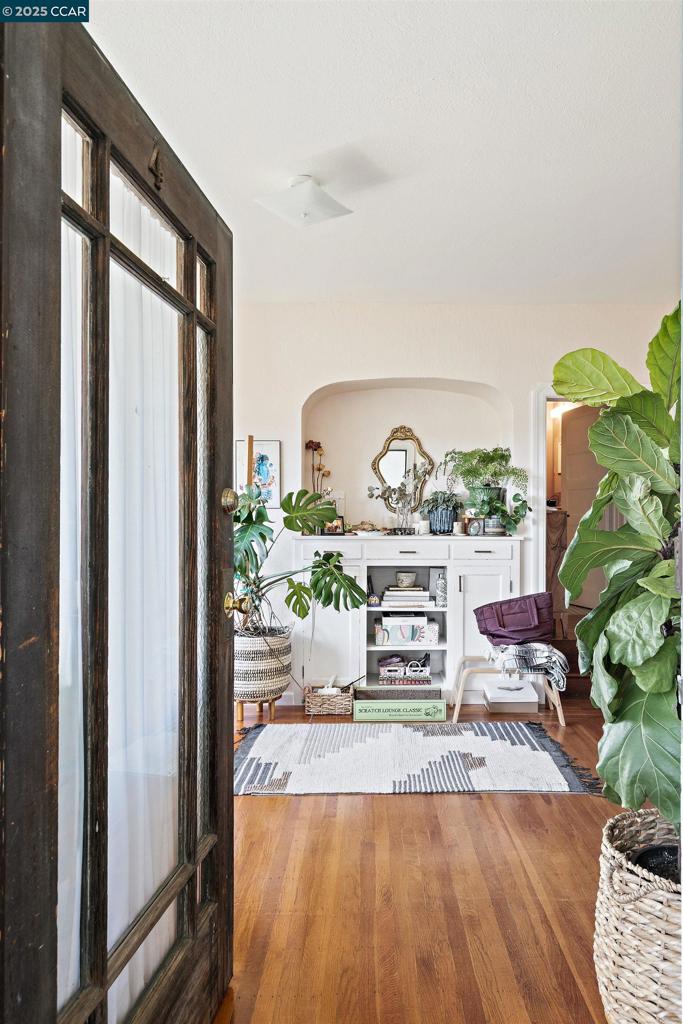 PIEDMONT AVENUE - Residential Income