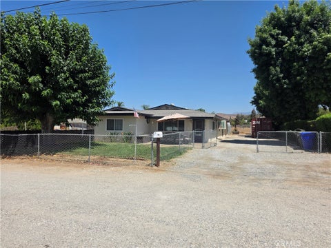 Photo of 32744 Texas Dr, Yucaipa, CA 92399 (MLS # IG26159407)