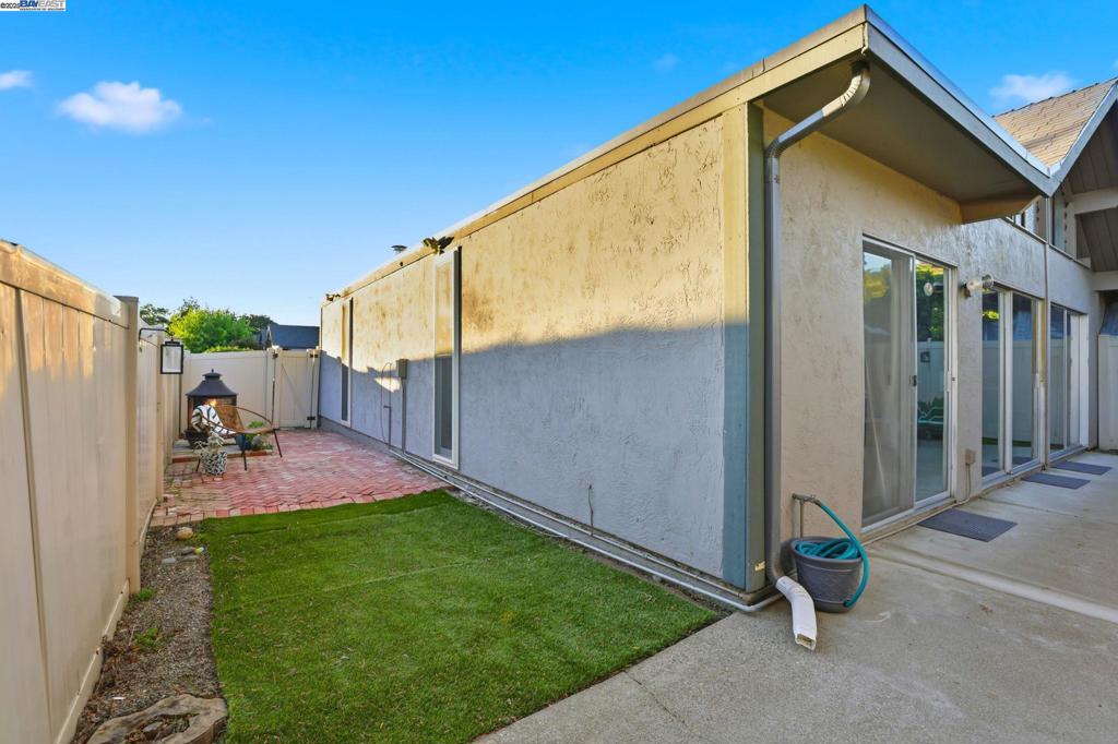 TOWN SQUARE - Residential