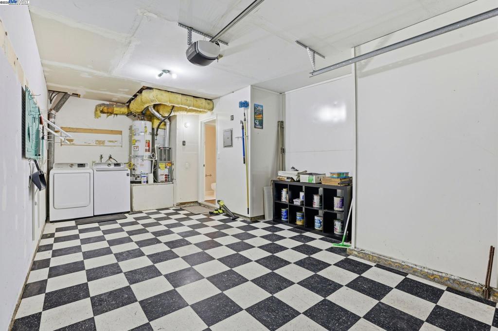 TOWN SQUARE - Residential