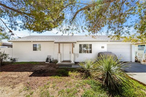 Photo of 225 W French Avenue, Ridgecrest, CA 93555 (MLS # SR26025520)