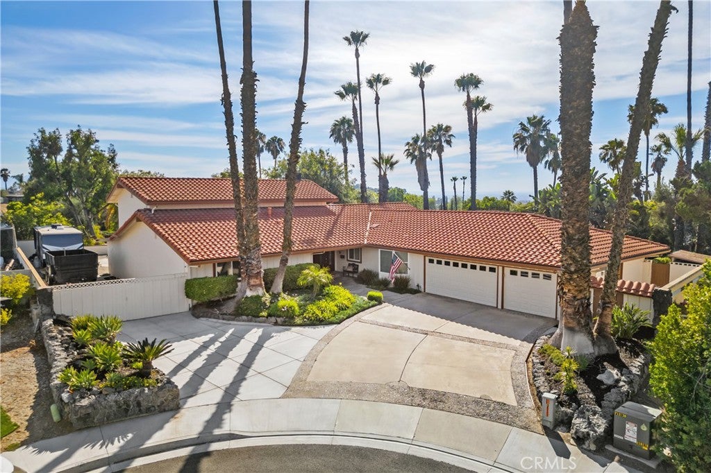 6125 Clarendon Court