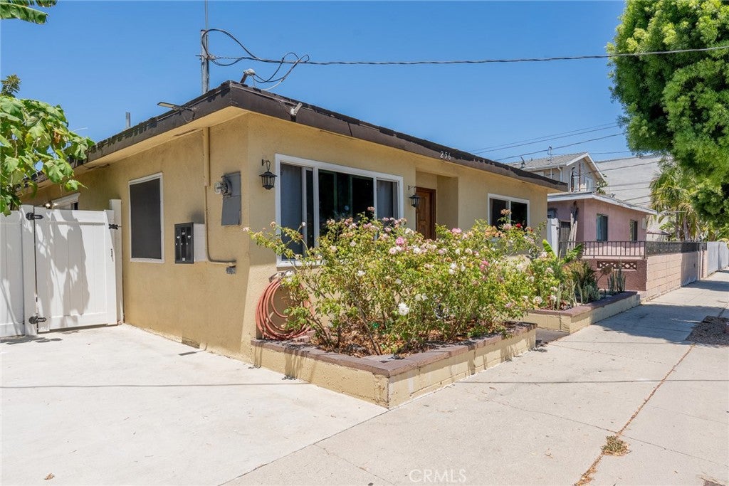256 W 14th