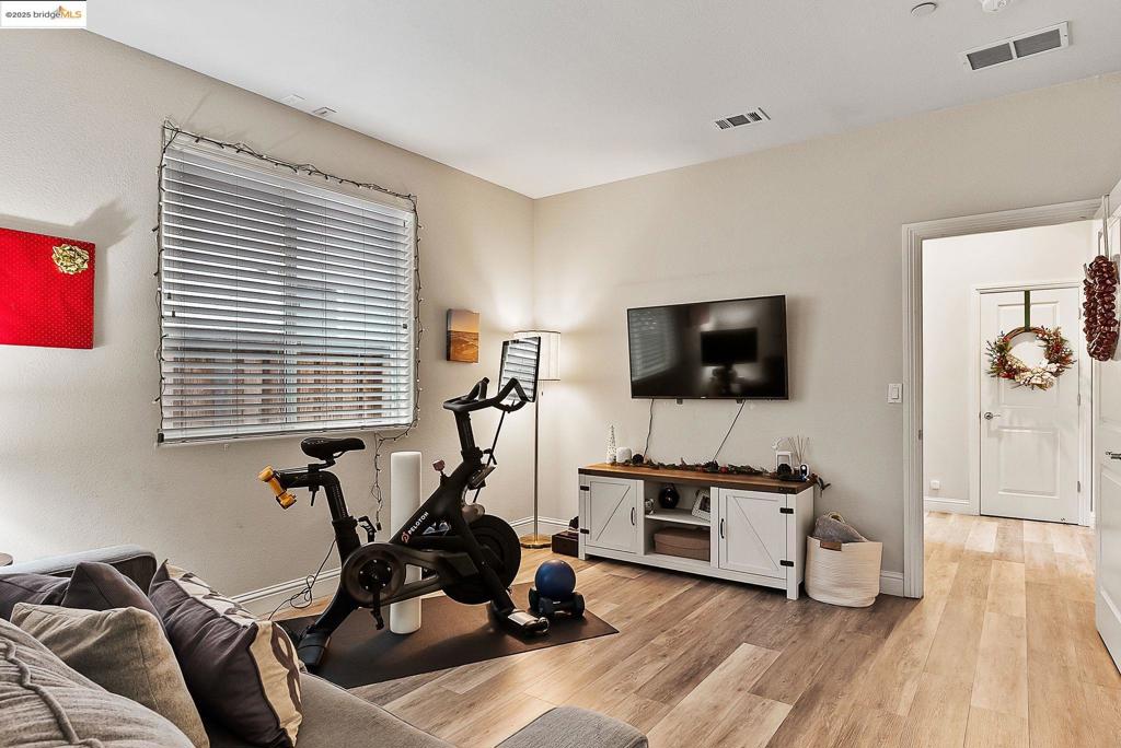 BRENTWOOD - Residential