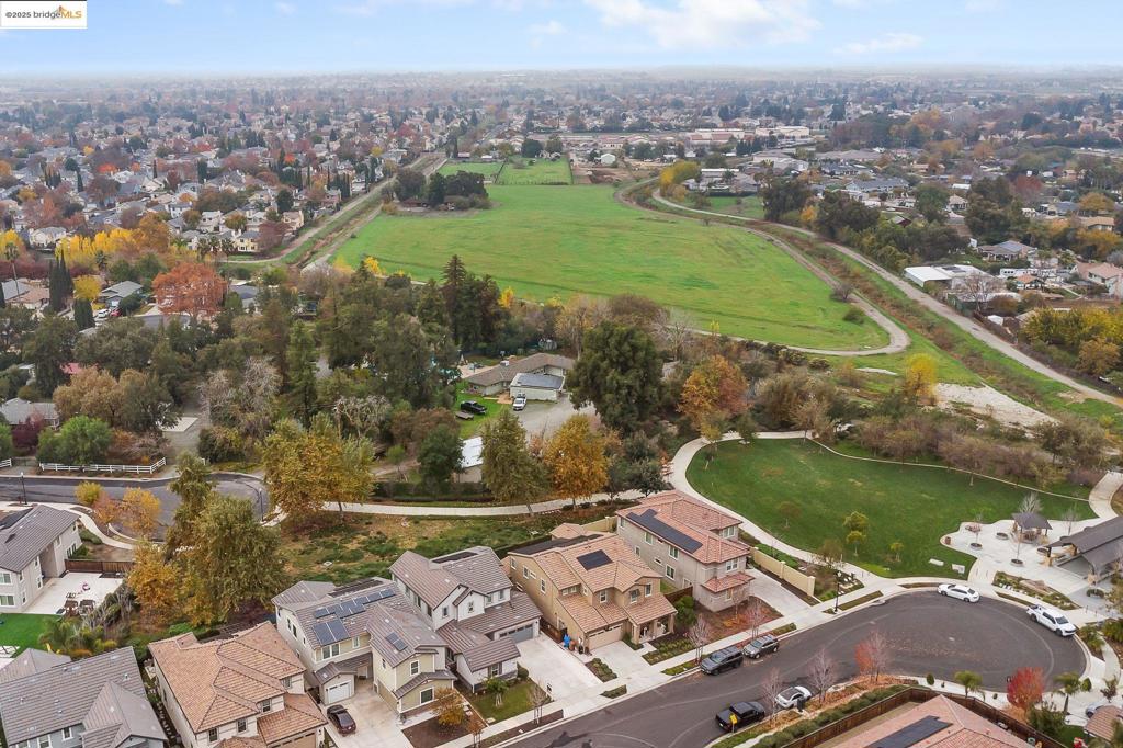 BRENTWOOD - Residential