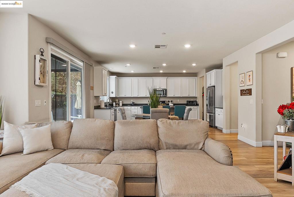 BRENTWOOD - Residential