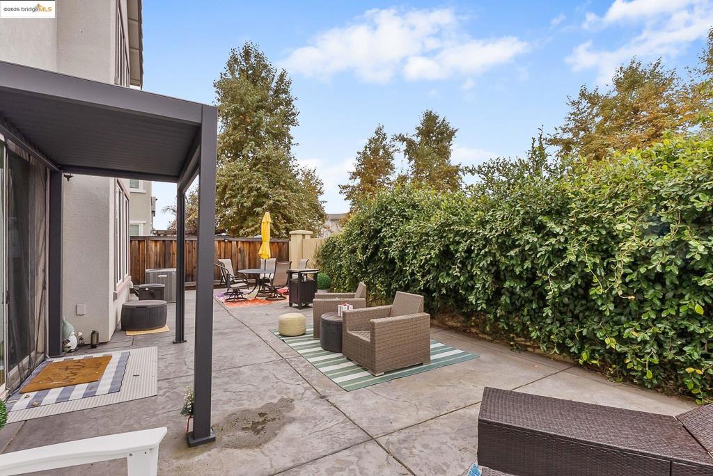 BRENTWOOD - Residential