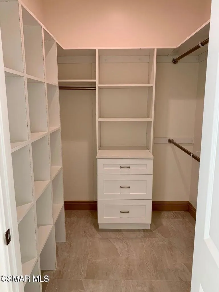 Camarillo, California 93010, United States, 2 Bedrooms Bedrooms, ,2 BathroomsBathrooms,Residential,Active,194505