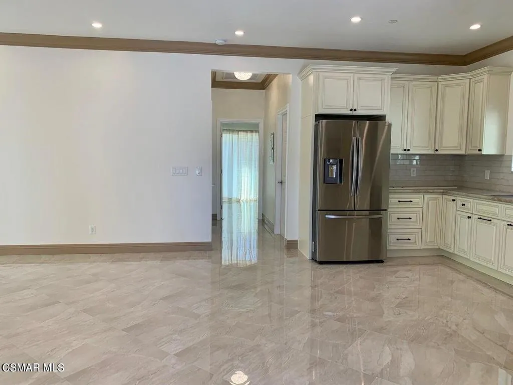 Camarillo, California 93010, United States, 2 Bedrooms Bedrooms, ,2 BathroomsBathrooms,Residential,Active,194505