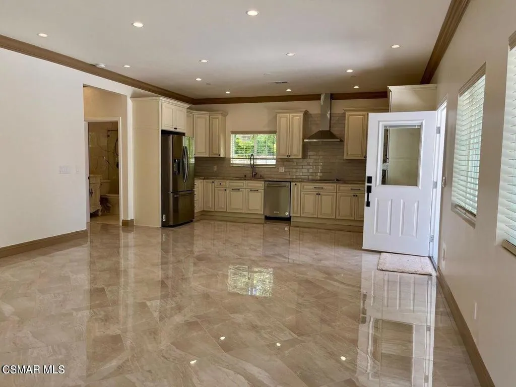 Camarillo, California 93010, United States, 2 Bedrooms Bedrooms, ,2 BathroomsBathrooms,Residential,Active,194505