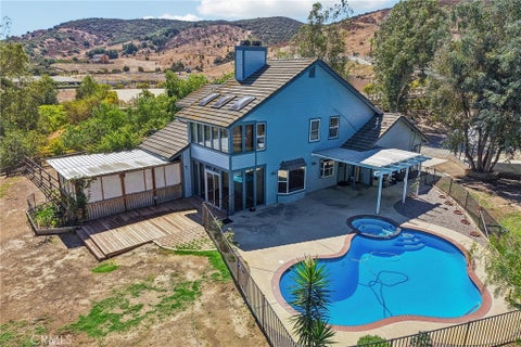 Photo of 20450 Wendy LN, Murrieta, CA 92562 (MLS # OC26222198)