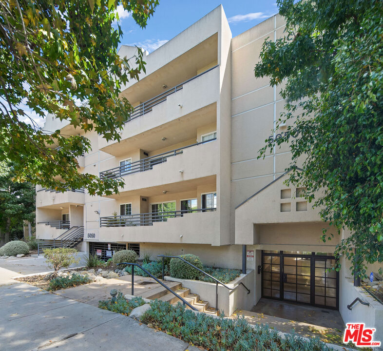 5050 Coldwater Canyon Avenue 203