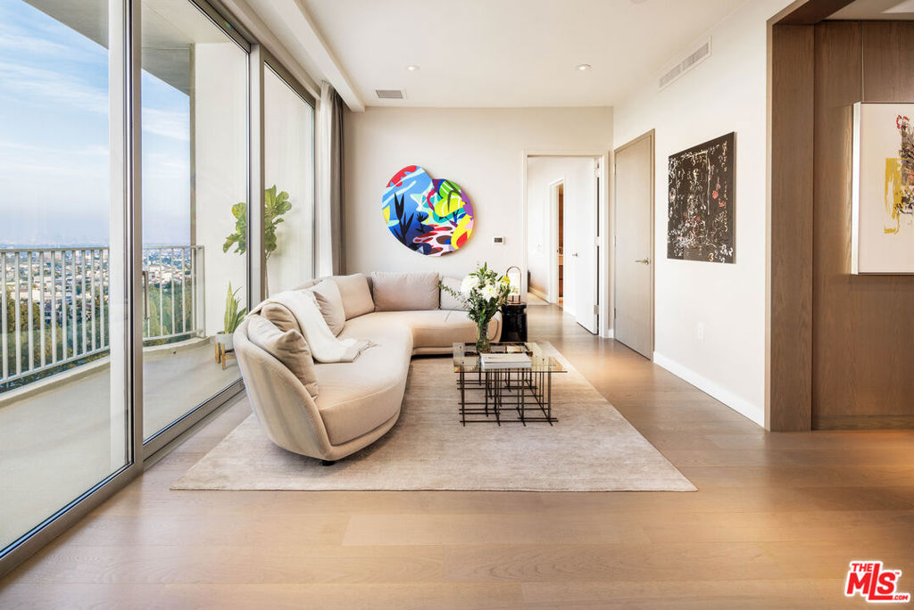 Properties 3 2025 Avenue Of The Stars 1601