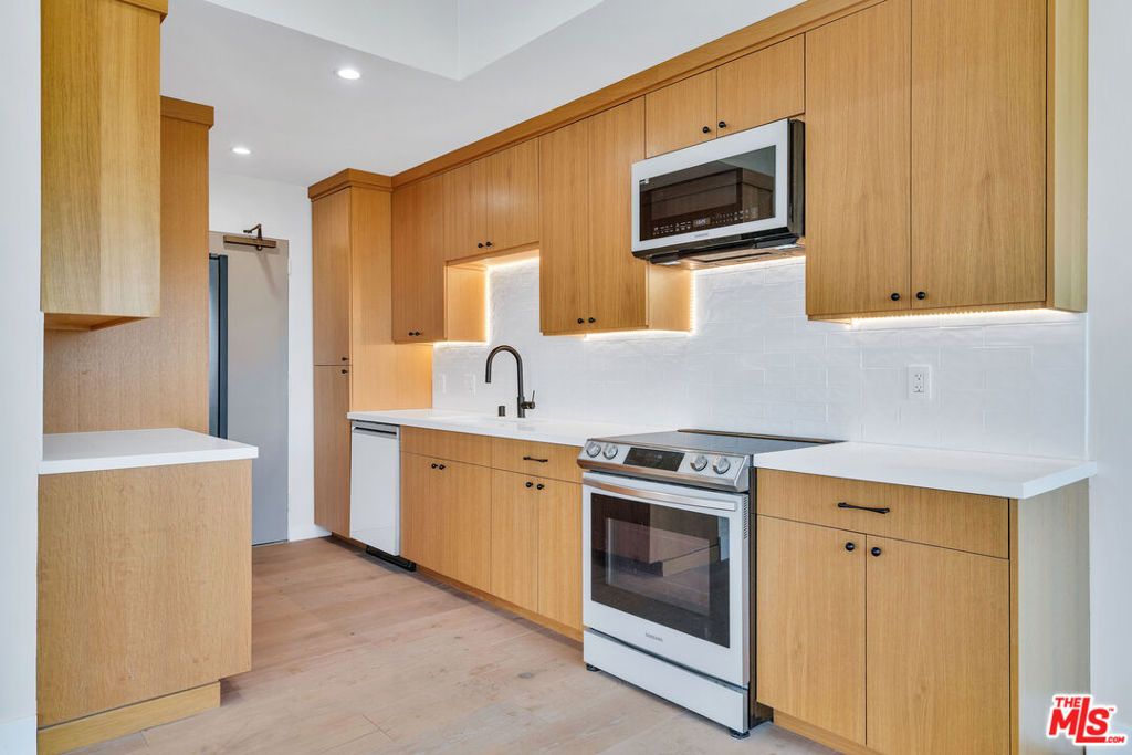 Photo of 10701 Wilshire Boulevard #1601, Los Angeles, CA 90024 (MLS # 25563199)