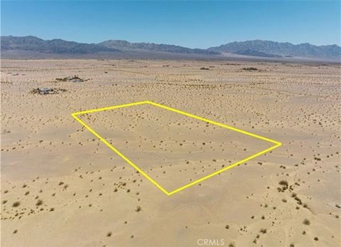 Photo of 1234 Hollywood Lane, 29 Palms, CA 92277 (MLS # JT25274618)