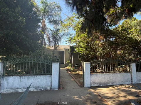 18750 Nordhoff St, Los Angeles, CA 91324 - MLS#: OC26171340