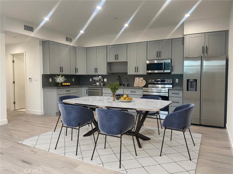 Photo of 10455 Etiwanda Avenue, Porter Ranch, CA 91326 (MLS # SR26185571)