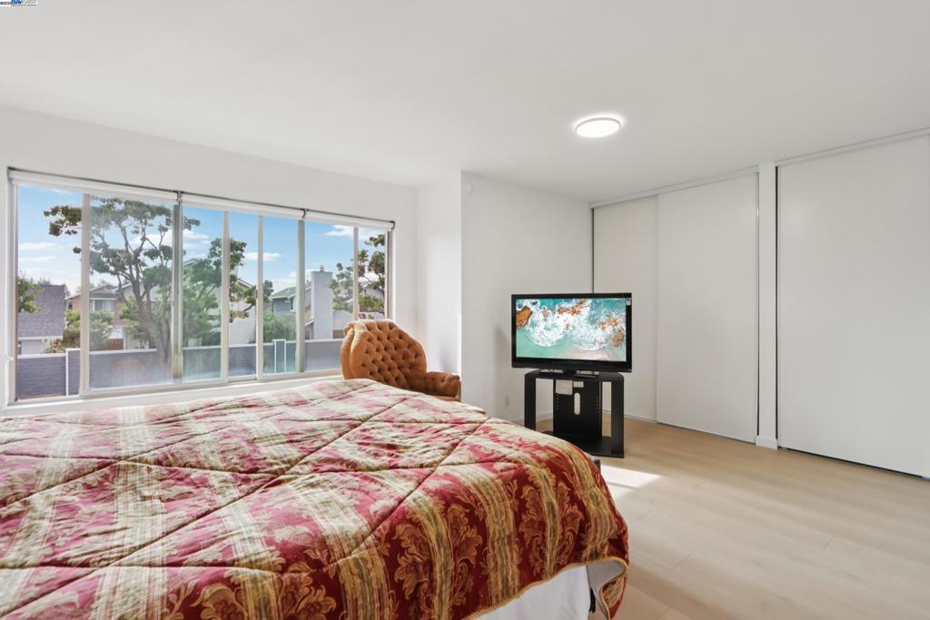 BAY FARM ISLAND - Residential