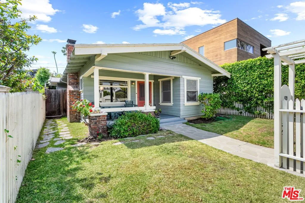 Venice, California 90291, United States, 2 Bedrooms Bedrooms, ,1 BathroomBathrooms,Residential,Active,149771