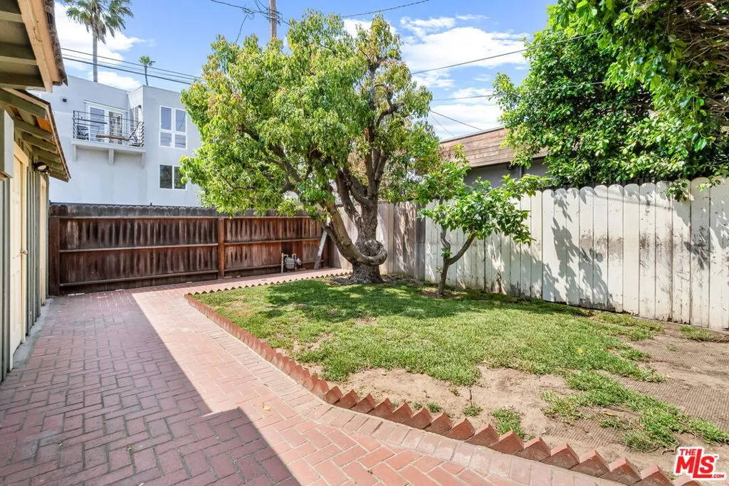 Venice, California 90291, United States, 2 Bedrooms Bedrooms, ,1 BathroomBathrooms,Residential,Active,149771