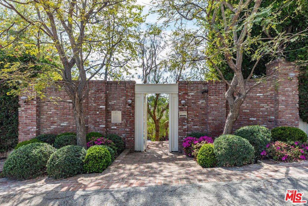 615 N Tigertail Road