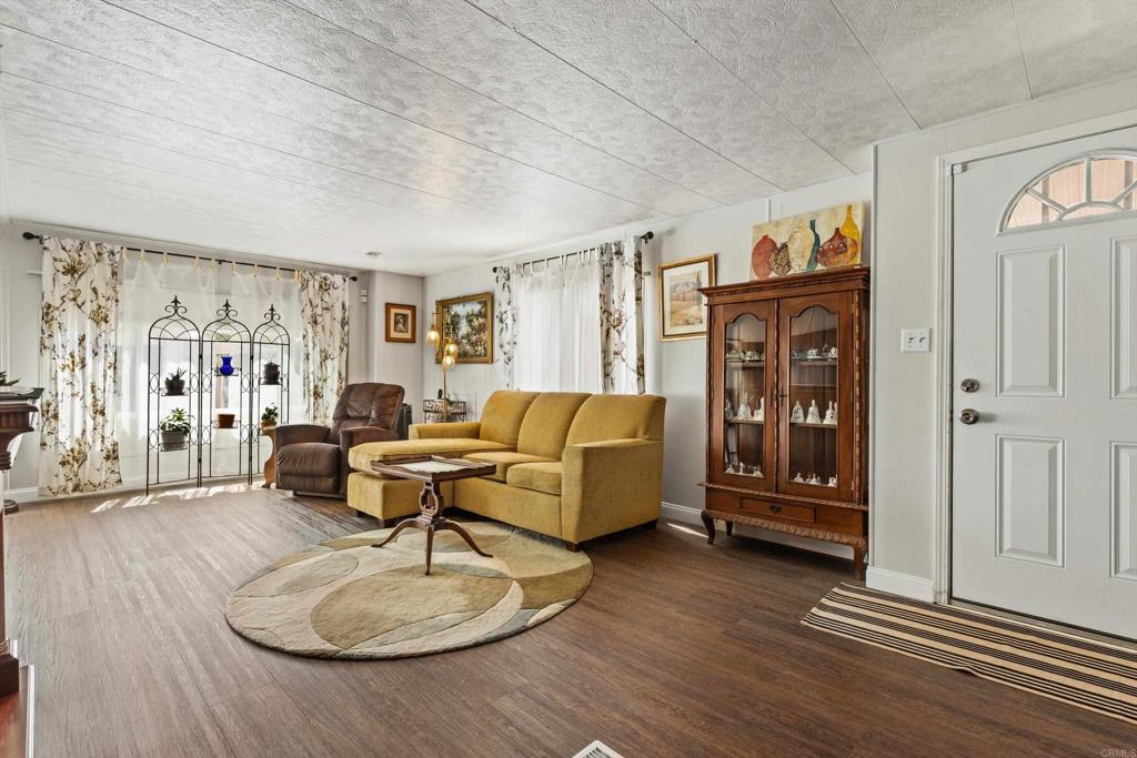 2280 E Valley Parkway 127