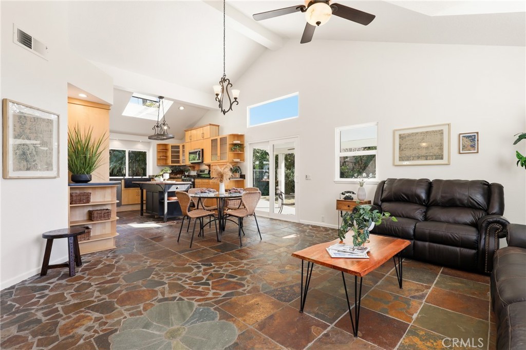 2533 N Shady Forest Lane