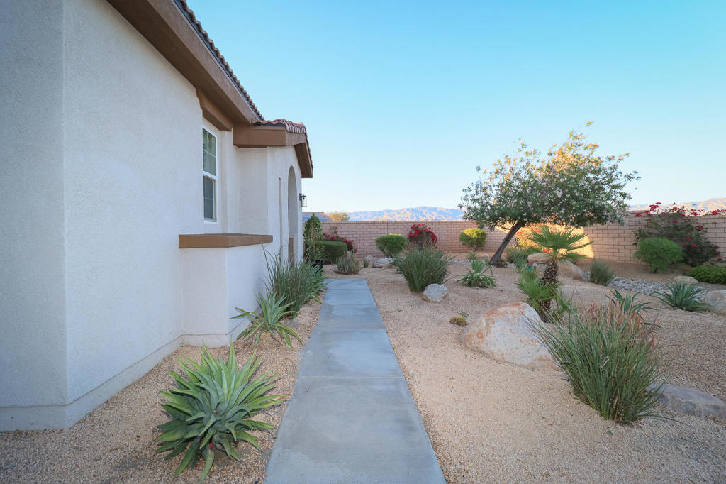 73628 Dali Court