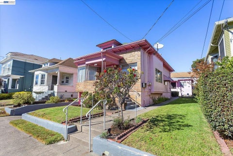 Photo of 874 Arlington Ave AVE, Oakland, CA 94608 (MLS # 41152376)