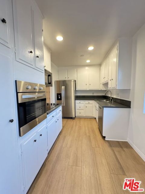 Photo of 2803 Arizona Avenue #10, Santa Monica, CA 90404 (MLS # 26632511)