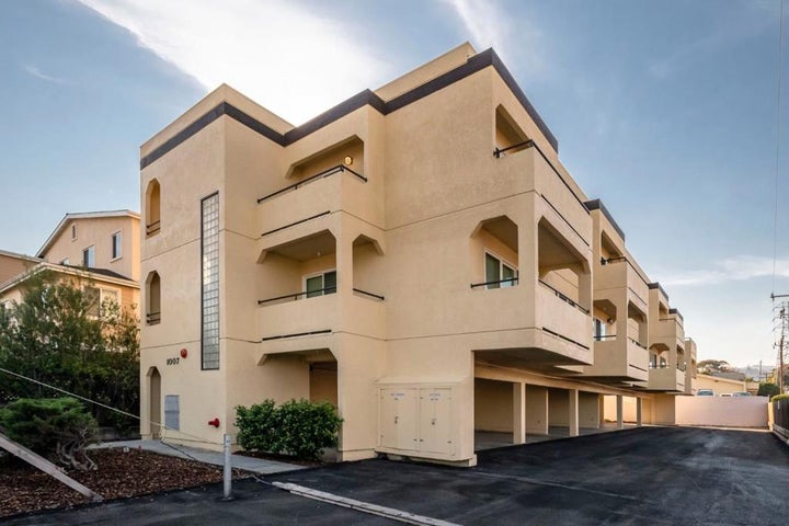 Photo 1 of 32 — 1007 Hemlock Avenue, Millbrae, CA 94030
