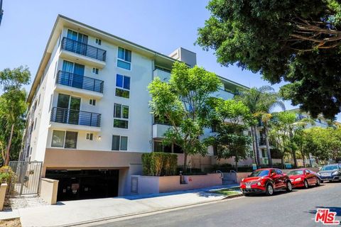 Photo of 833 Edinburgh Ave #104, Los Angeles, CA 90046 (MLS # 25596089) Photo of 833 Edinburgh Ave #104, Los Angeles, CA 90046 (MLS # 25596089)