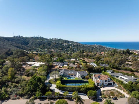 Photo of 3013 Woodford Drive DR, La Jolla, CA 92037 (MLS # 260025793SD)